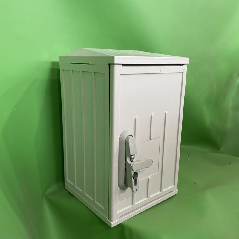 Корпуса из полиэфира (мензолита) серии КП, КПС, П